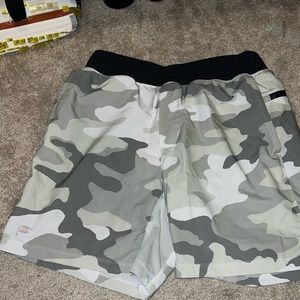 Fabletics fundamental shorts